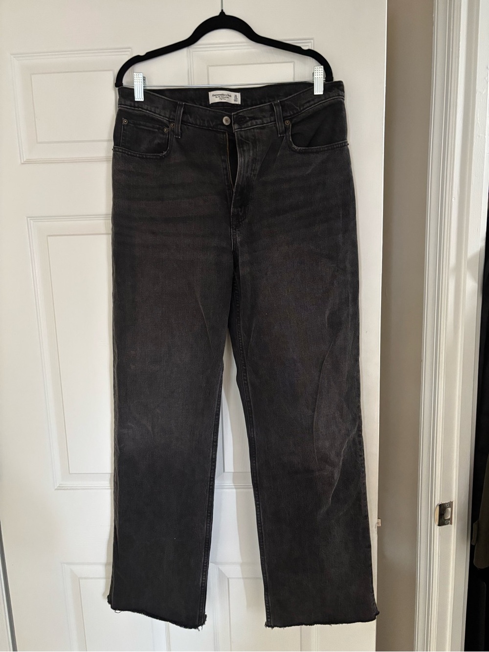 Abercrombie & Fitch Women's Black 90s Relaxed High Rise Jeans
